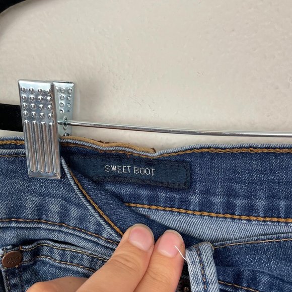 Lucky Brand Sweet Bootcut Medium Wash Jeans - Picture 2 of 8